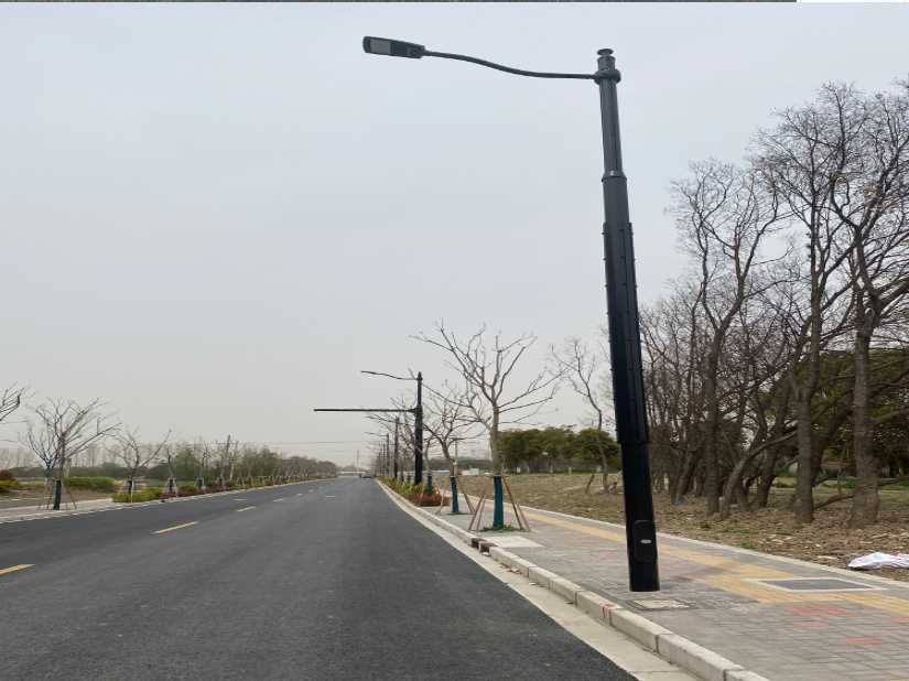 库车市上海综合杆 太阳能路灯工程